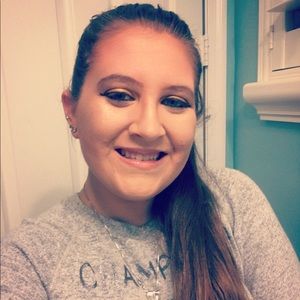 Meet your Posher, Denise